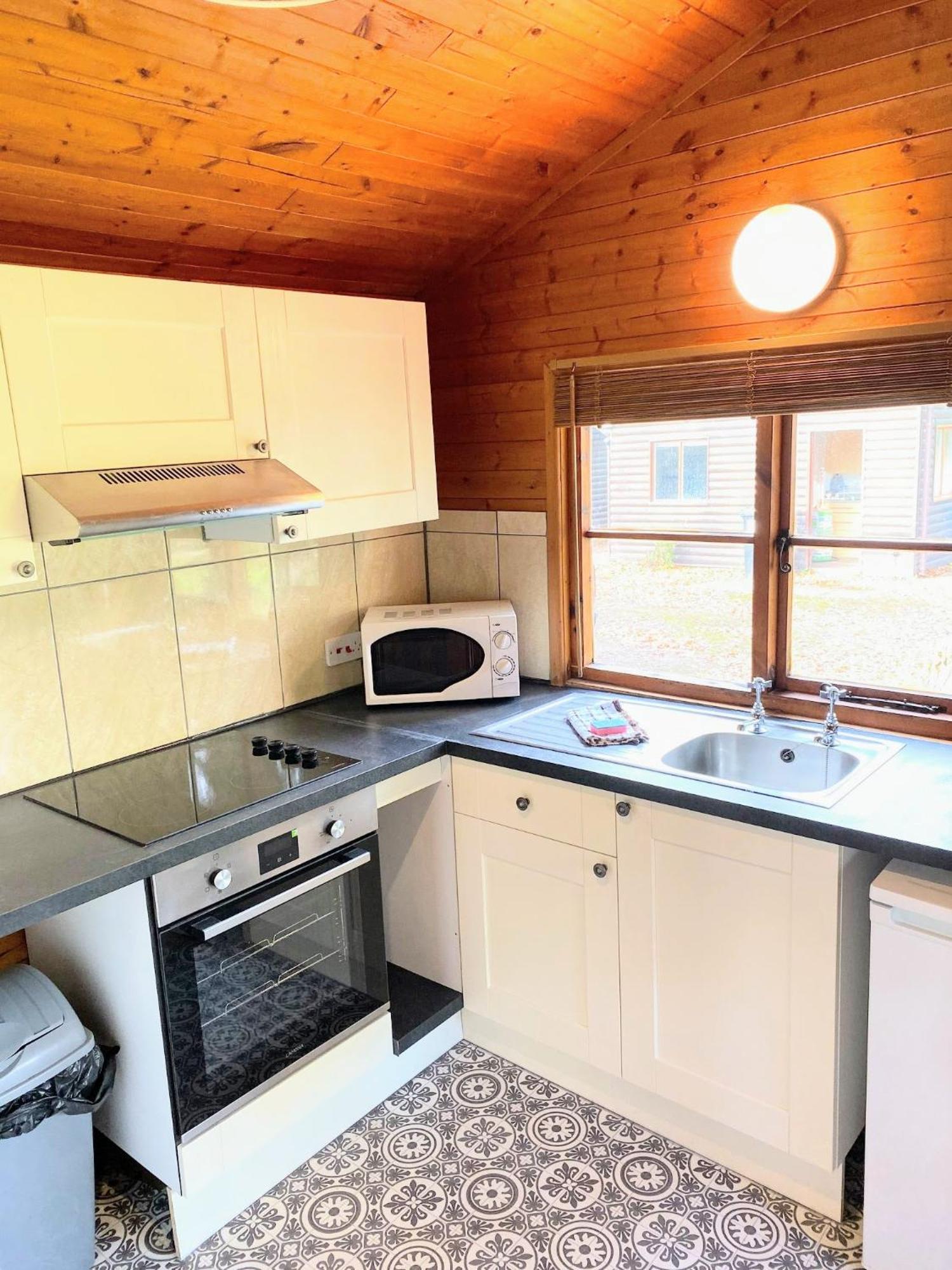 הוילה Otter 4 Hot Tub - Huntersmoon-Warminster-Bath-Salisbury מראה חיצוני תמונה